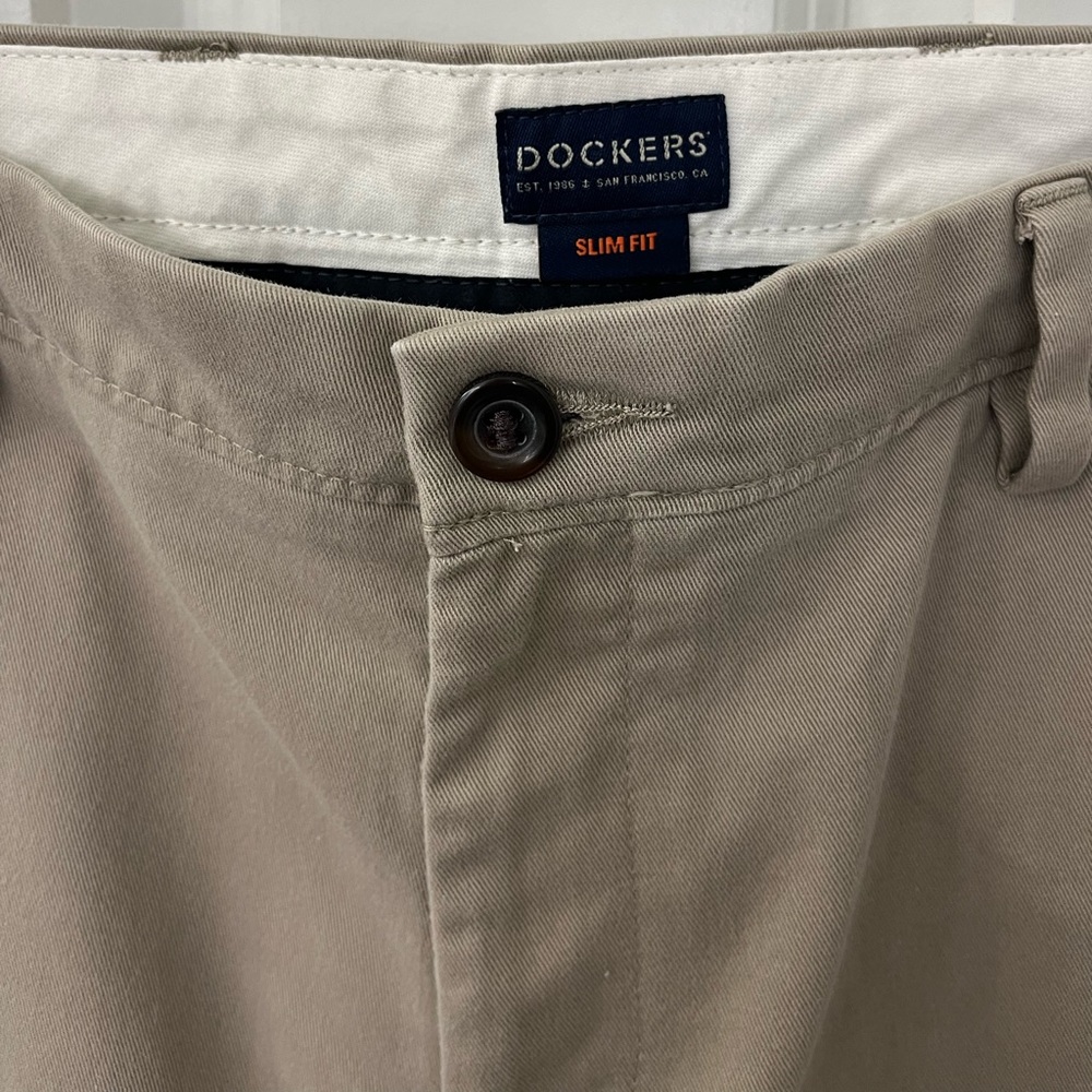 Dockers men’s chino khaki pants - Picture 4 of 7